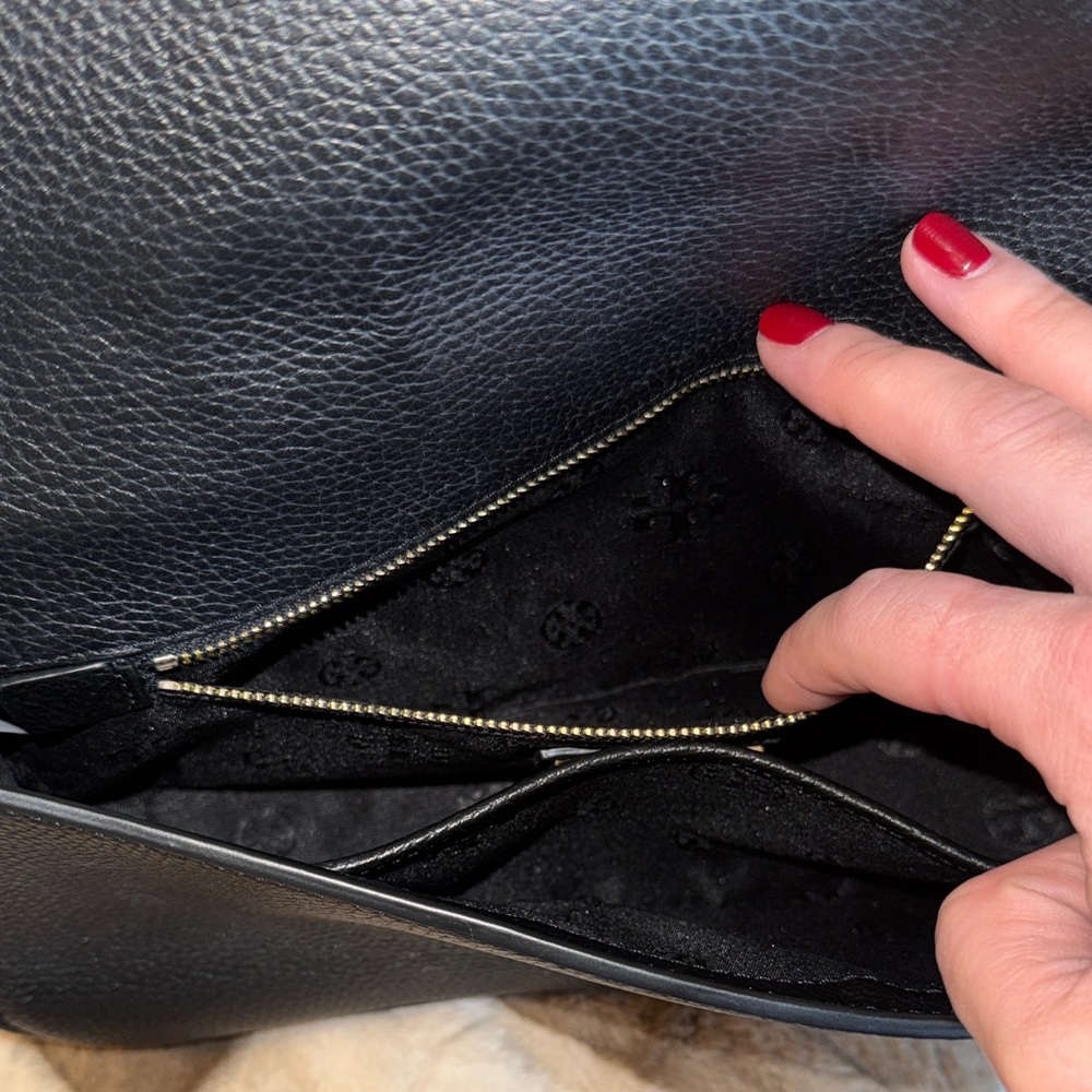 Tory Burch Black Leather Shoulder Bag - Picture 9 of 14